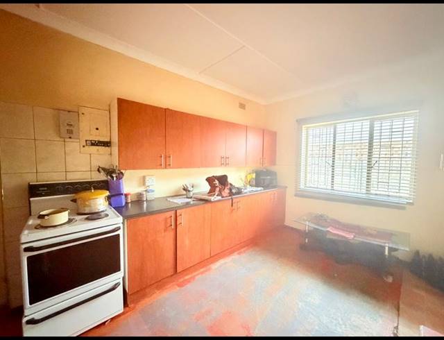 3 BEDROOM HOUSE FOR SALE IN VANDERBIJLPARK CE 2